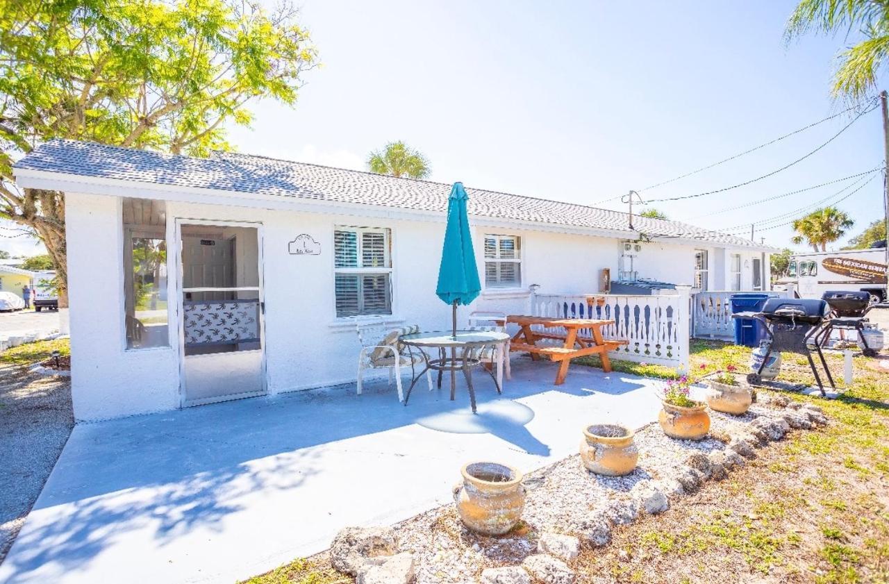 Bungalow 1 Minute From The Beach Suite #3 Englewood Exterior foto